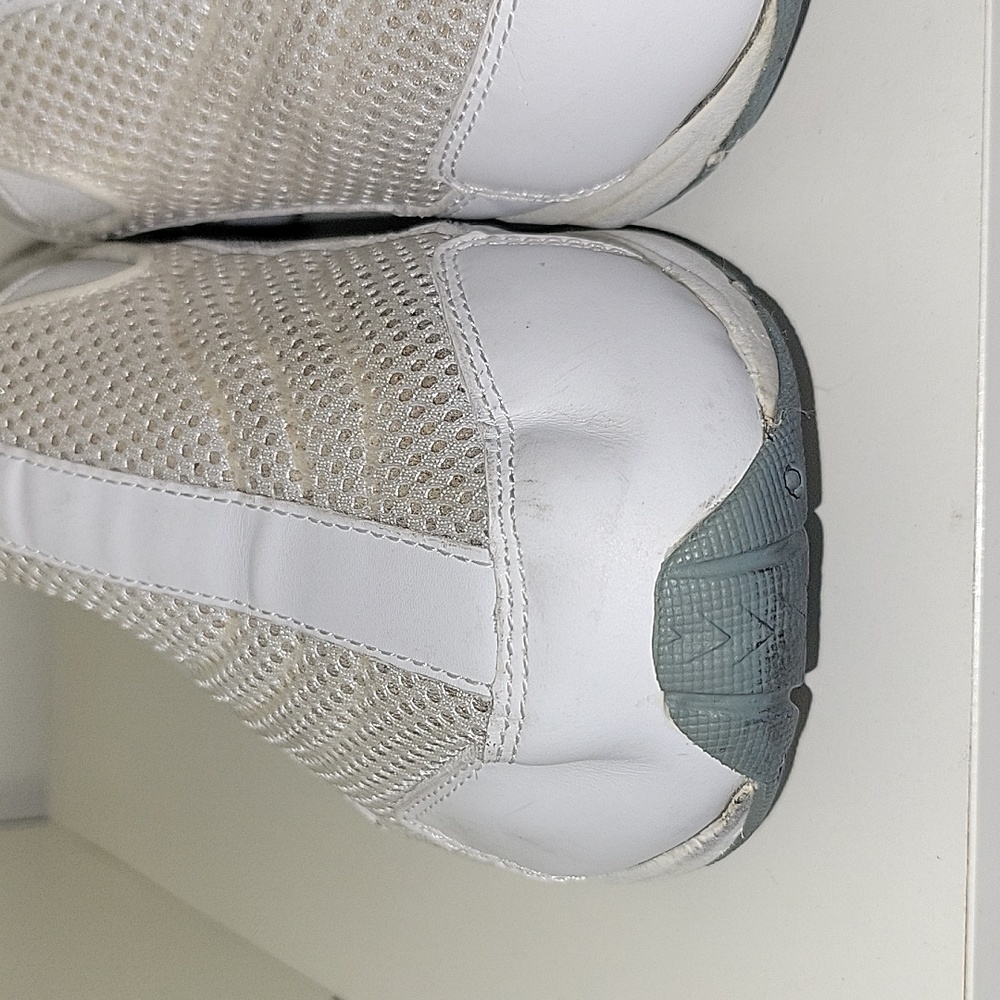 Sneaker - Picture 4 of 5